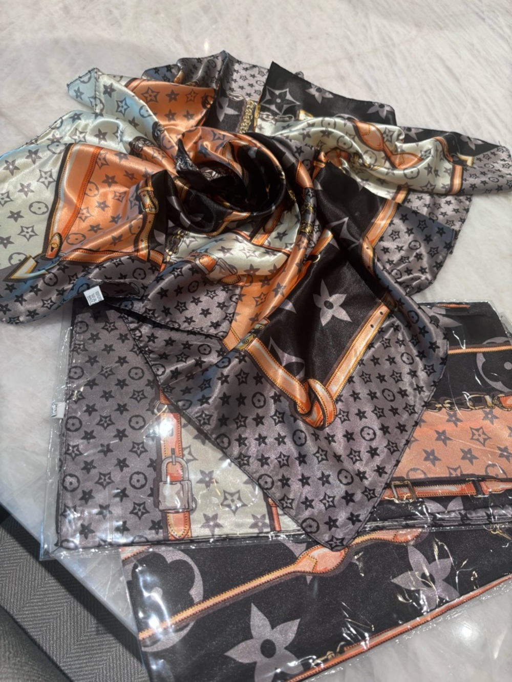 Silk Star-Print Tie-Back Bandana Top in Beige & Orange,black - Picture 12 of 12